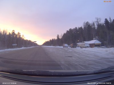 кафешка на повороте на ст.Демьянку - выглядит как чулан или сарай...